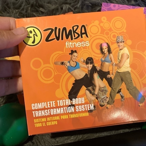 Zumba DVD set with shakers - Picture 6 of 11